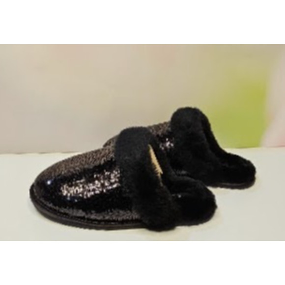 Ugg Women's Scuffette II Mirror Ball Size 5 Black NWT - Picture 2 of 5